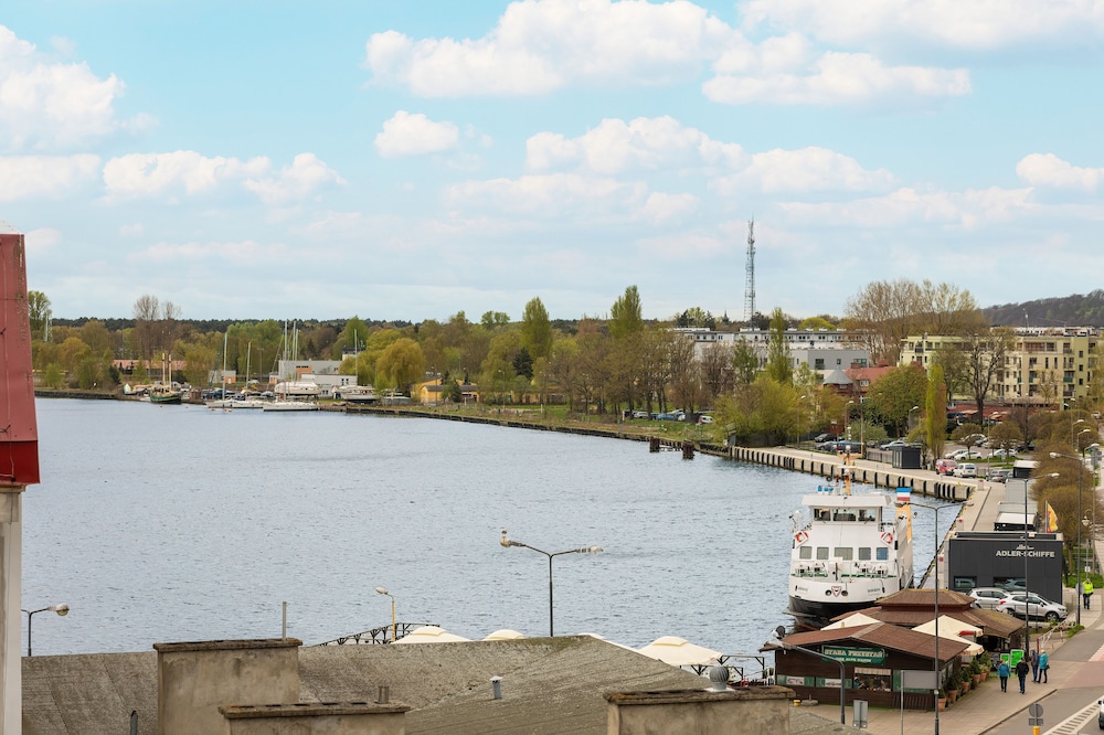 Plac Słowiański Świnoujście by Renters