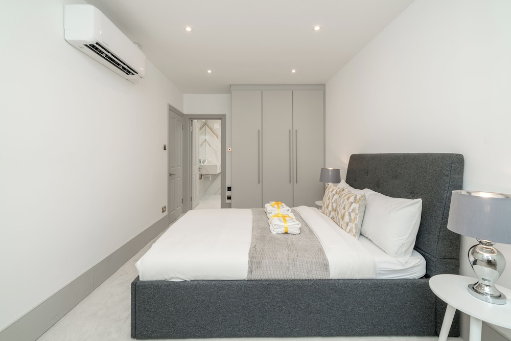Luxury Eaton Mews House in London