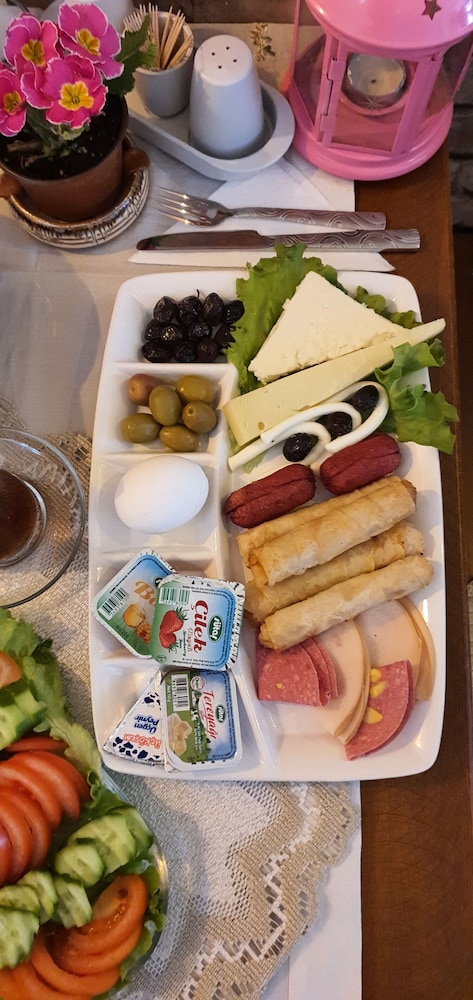 Food & Beverage