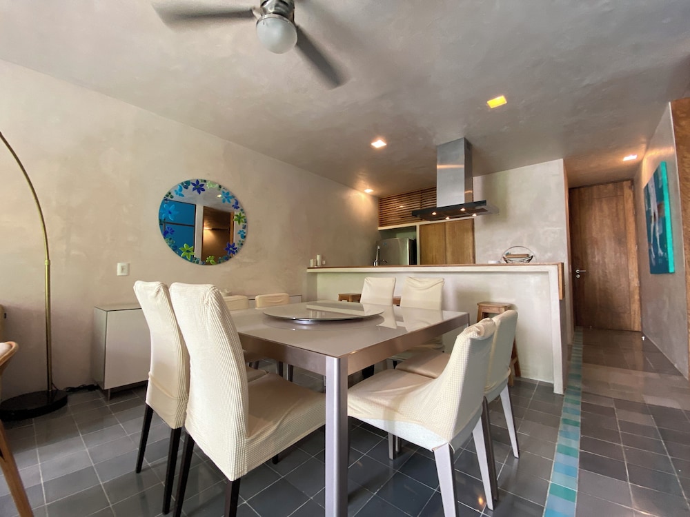 Sabor a Miel: Steps from the Beach & 5th Avenue