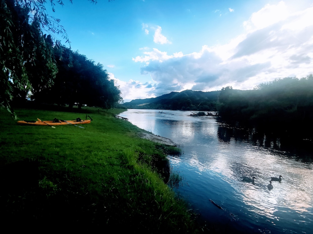 Hakarimata Lodge - Riverside Sanctuary