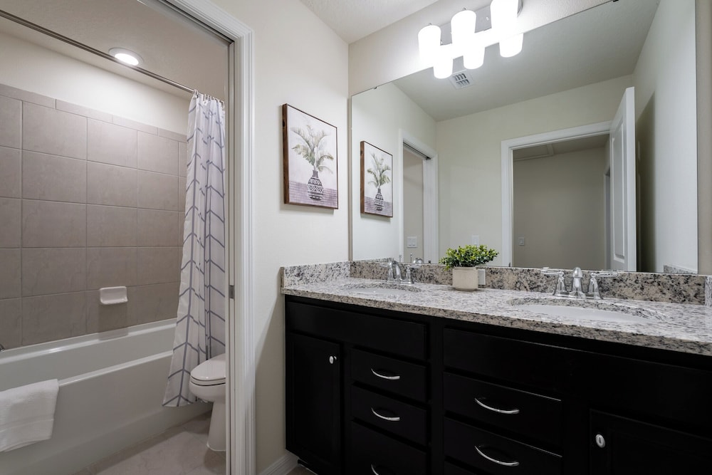 Dazzling New 7BR Villa  Disney Theme Rms