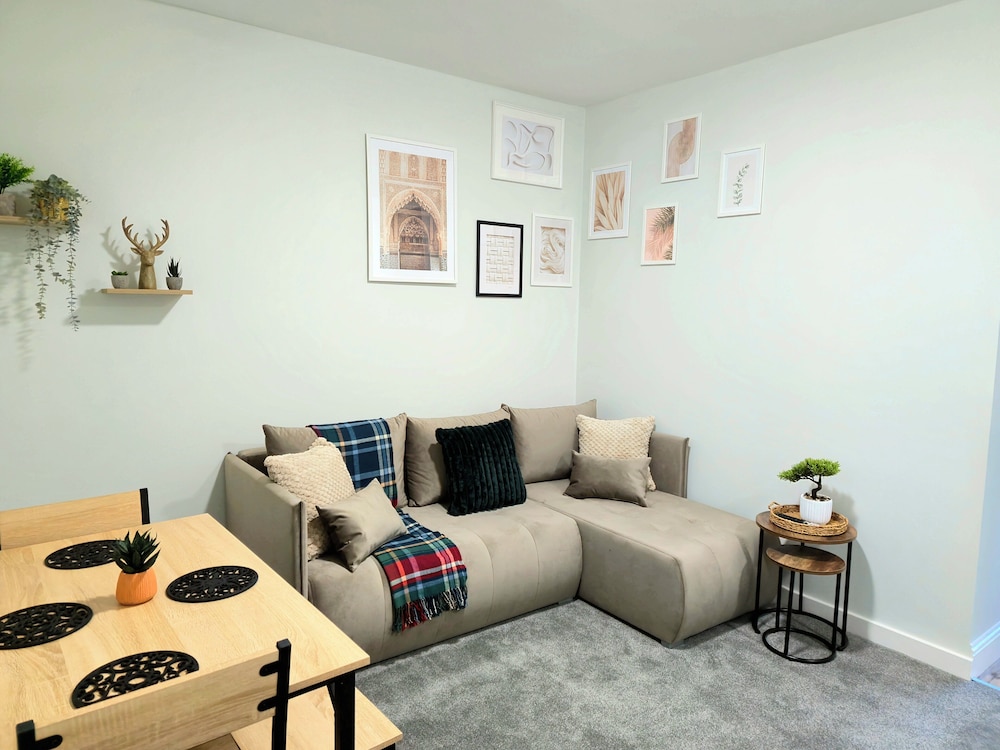 3-Bed Home in Glasgow