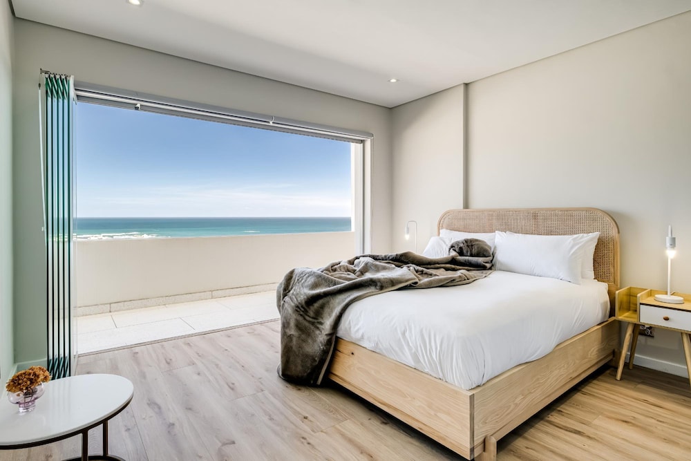 Clifton 2bed Penthouse Sea Views Dunmore Horizons