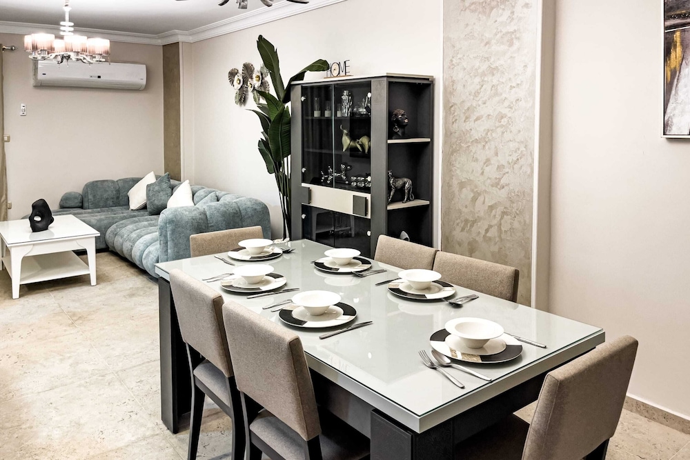 Xuru Stays I Elegant & Modern 3 BDR Apt. @ Heliopolis