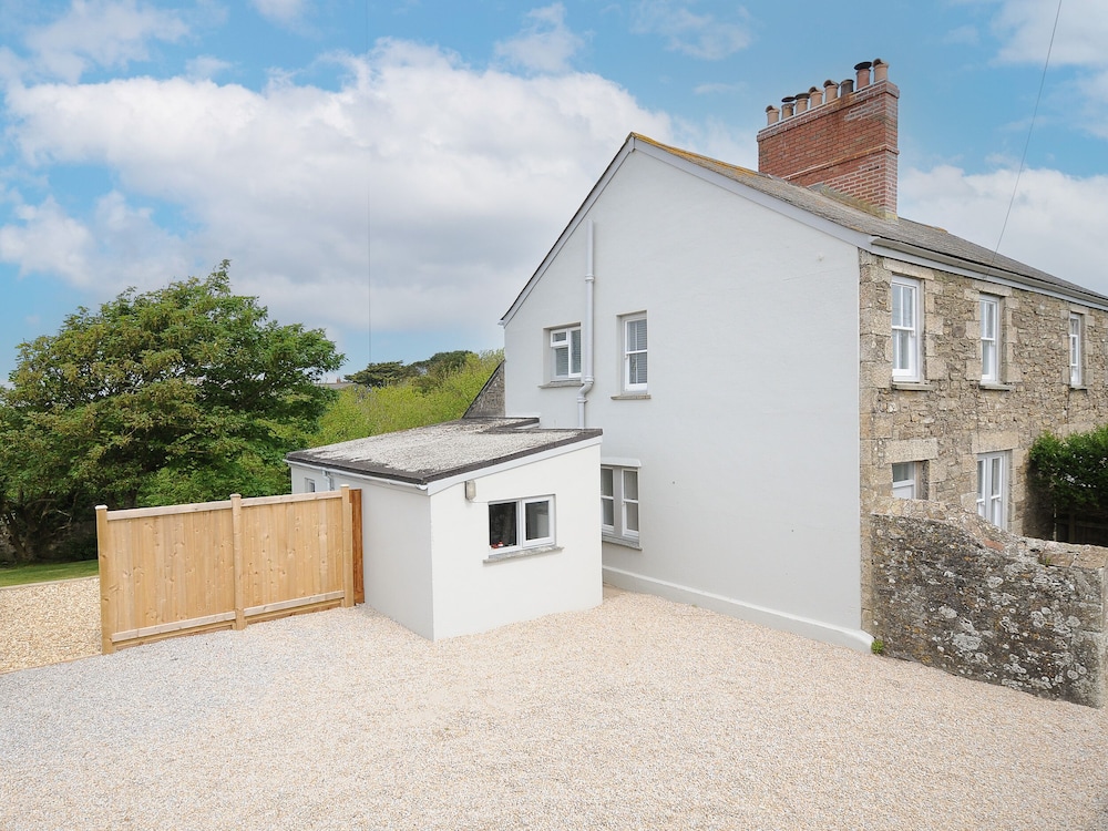 Carvannel Cottages