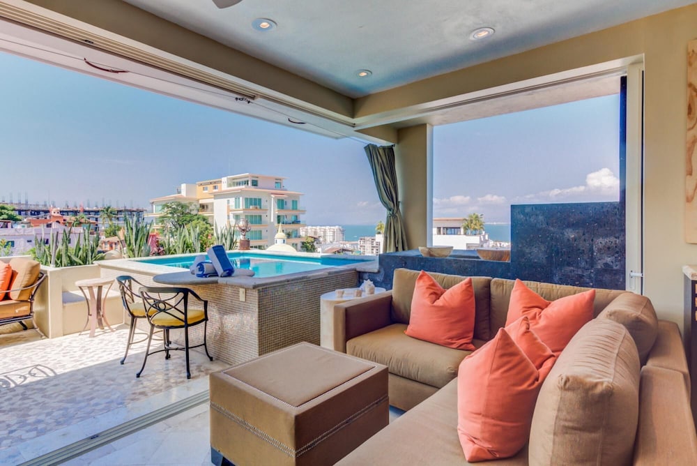 Hilltop Studio Penthouse Private Pool Amazing Views view 4