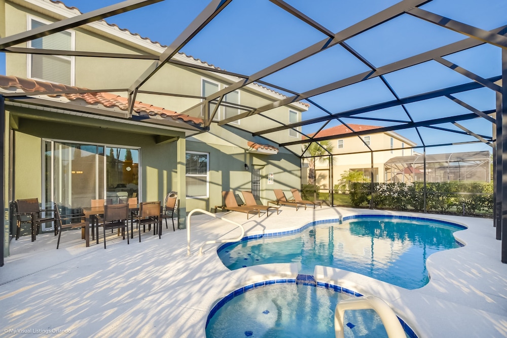 6 Bed 4 Ba Villa with Pool & Spa - Image 4