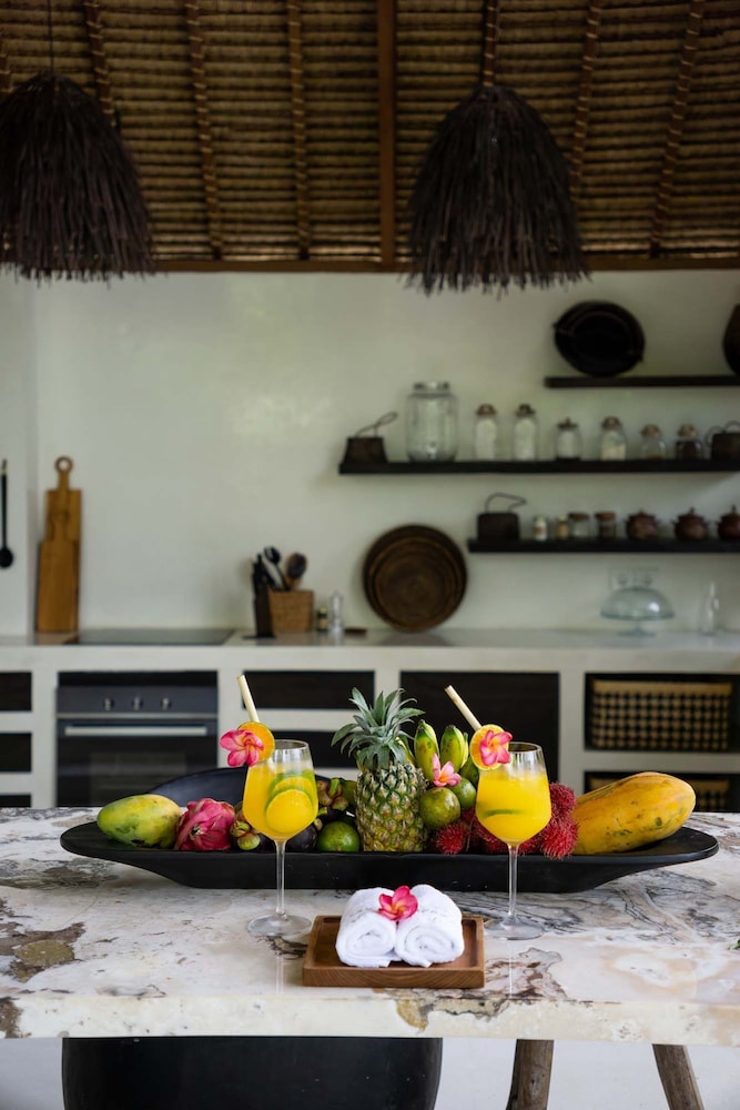 Villa Chempaka by Alfred in Bali - New Luxe Tropical 4BR Dream Villa in Canggu