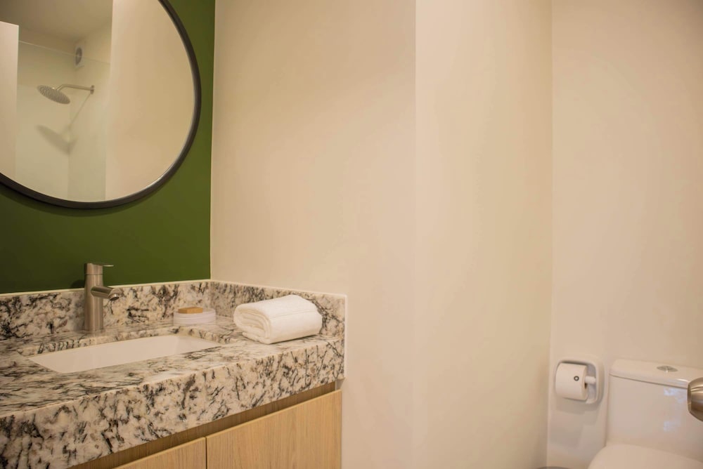 w Striking 1BR Duplex in Miraflores