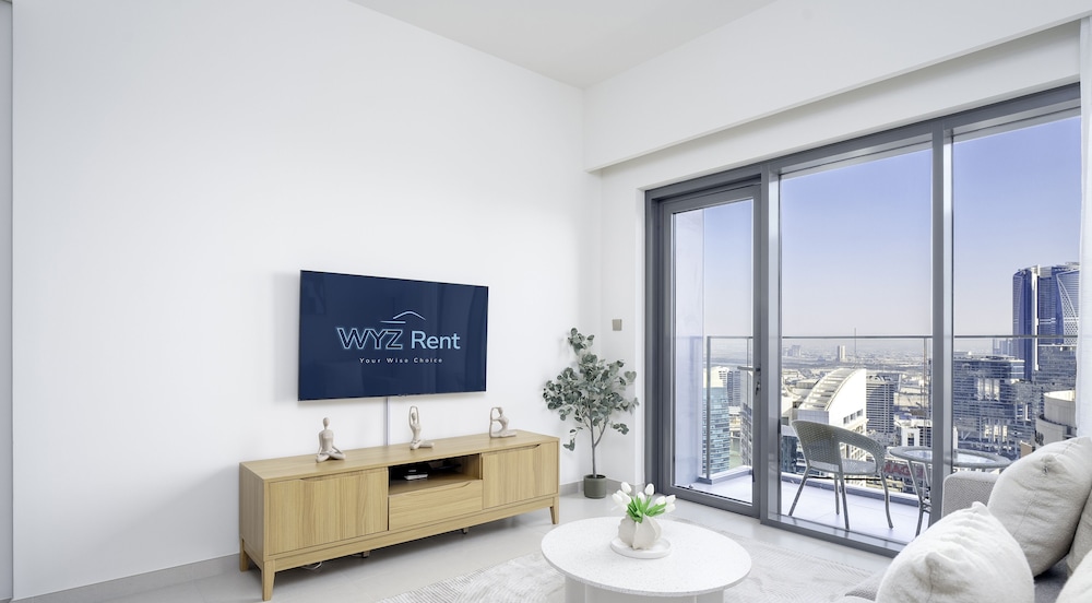 Sleek 1BR in Burj Royale with Canal View