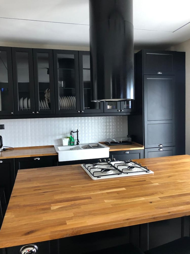 Luxurious Apartment With big Balcony Best Location