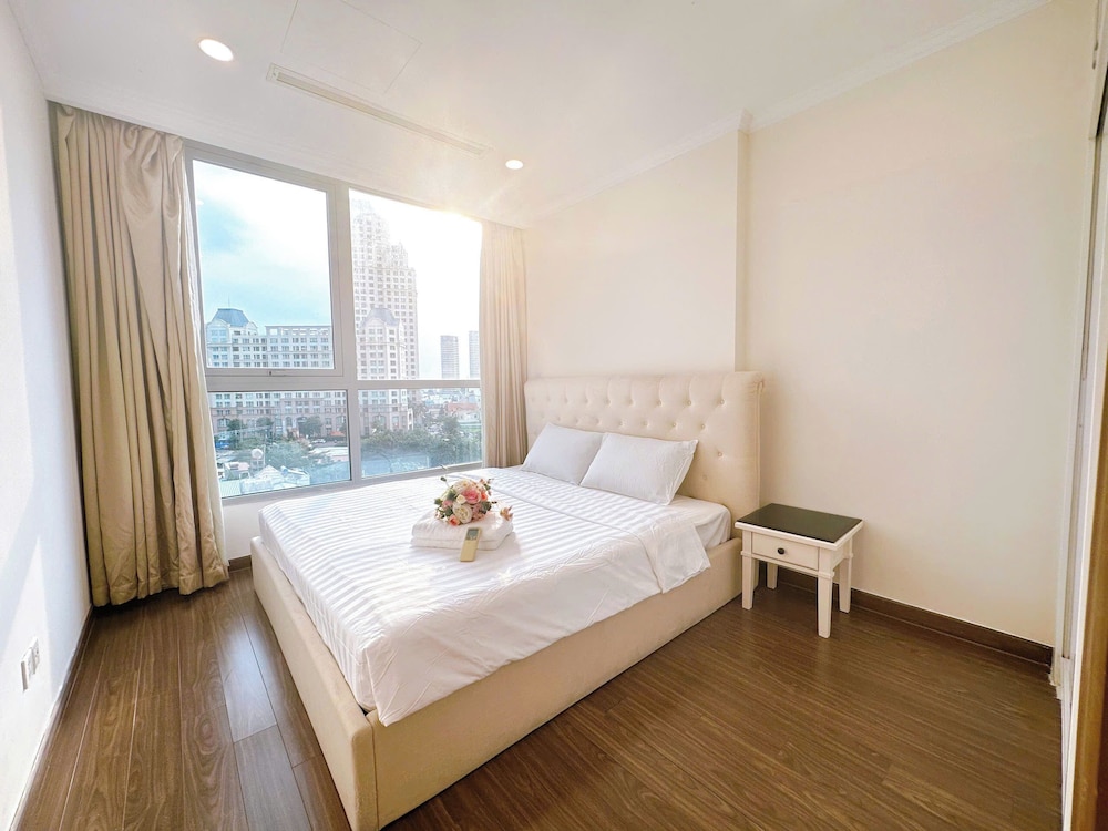 Nice Luxury Apartments Vinhome Central