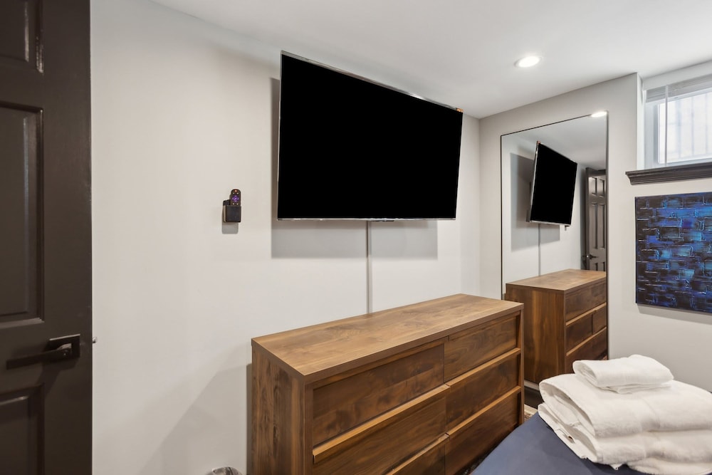 Charming 2BR Townhouse Condo in Heart of DC
