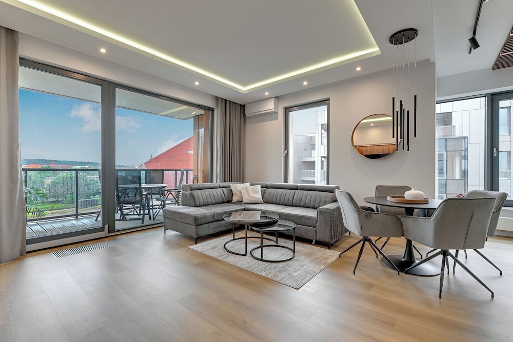 Brabank Riverside & Parking by Downtown Apartments