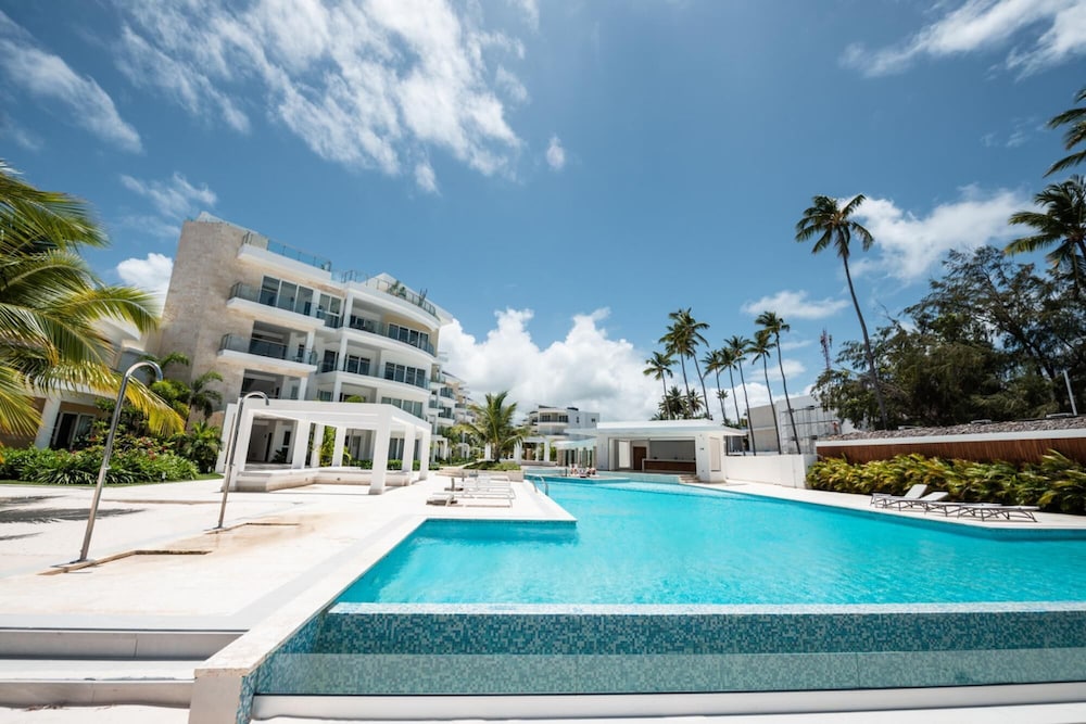 Stylish 3-bedroom Apartment Near the Bavaro Beach view 4