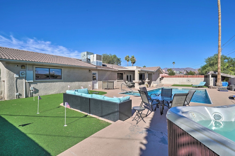 Putting Green & Pool Table: Lake Havasu City Gem!