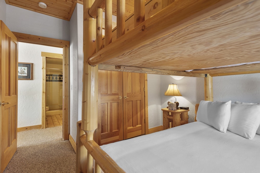 Bristlecone at Deer Valley Resort - Three Bedroom Condo with Hot Tub #503 3 Condo