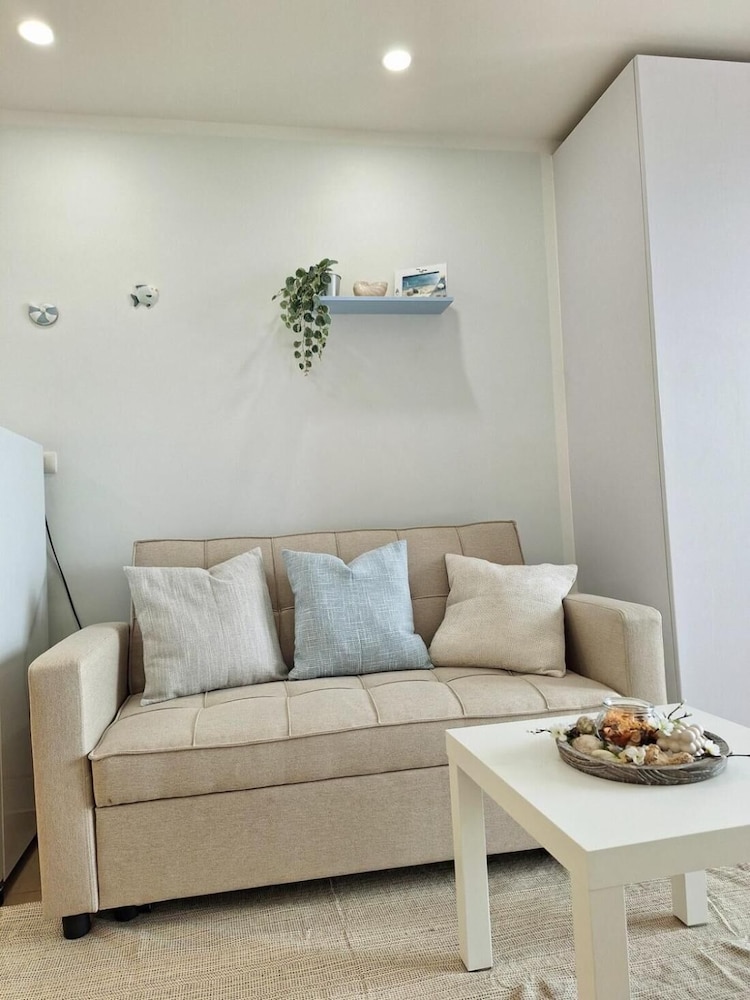 Luxury Coastal, Grand Canal View