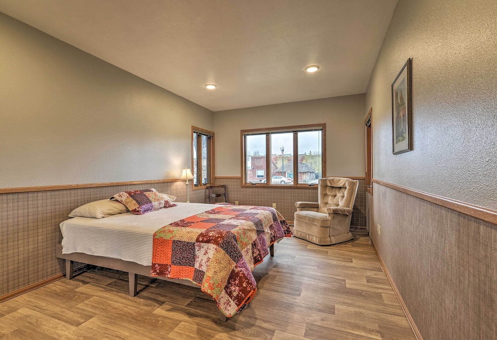 Spacious Home 10 Minutes to Ten Sleep Canyon!