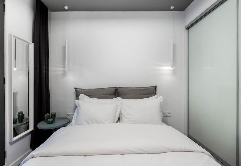 Elysan Urban Stays