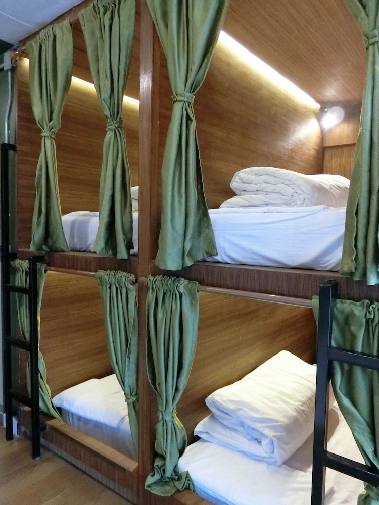 666 Cnx Hostel