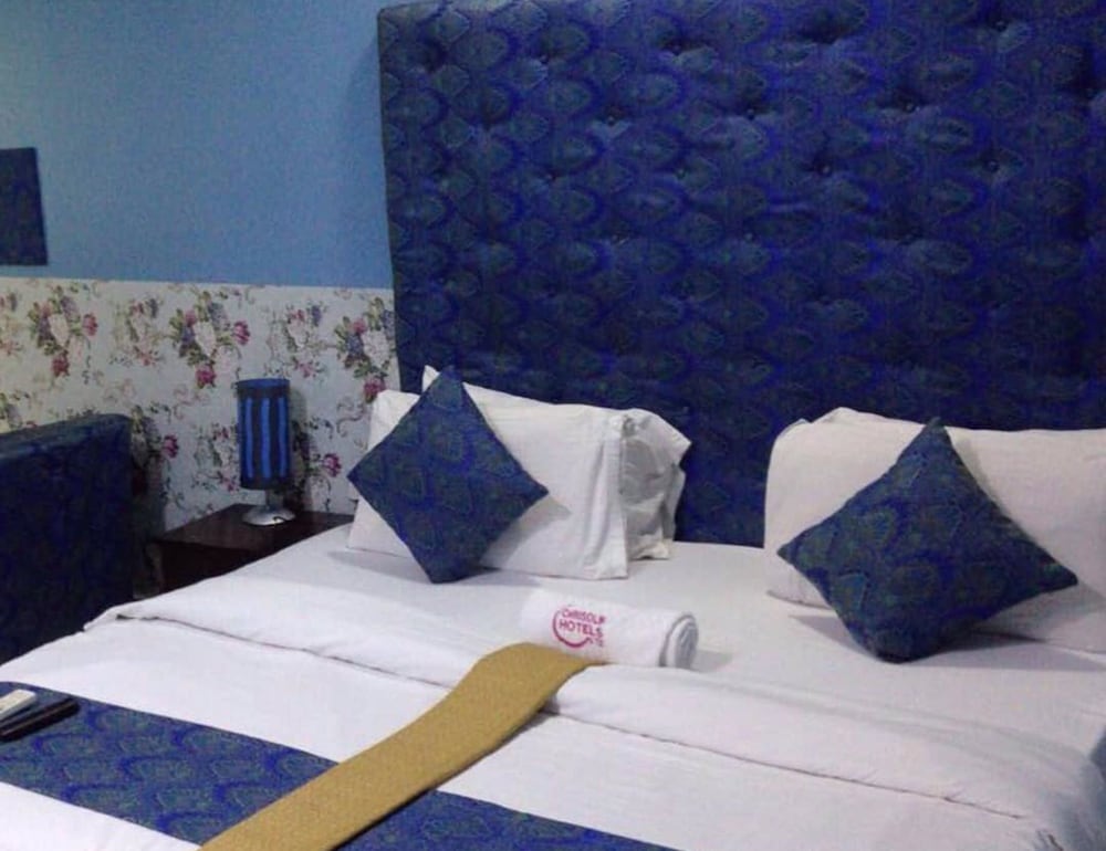 Chrisolik Hotel