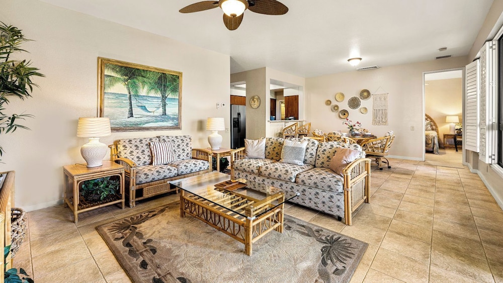 Spacious Hawaiian Unit w/ Lagoon View - AC & Wifi - Vrkcv