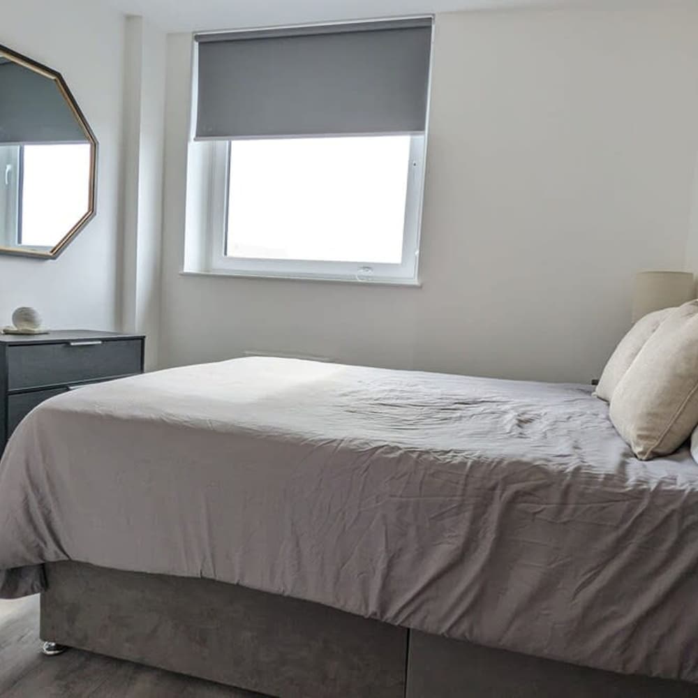 Modern 2 Bed Apt - 15 Mins to Birmingham Centre