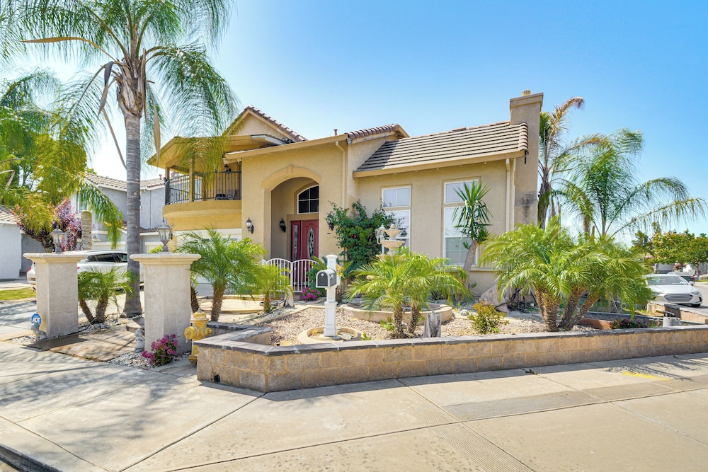Golf, Fish & More: Cozy Safari Unit in Atwater!