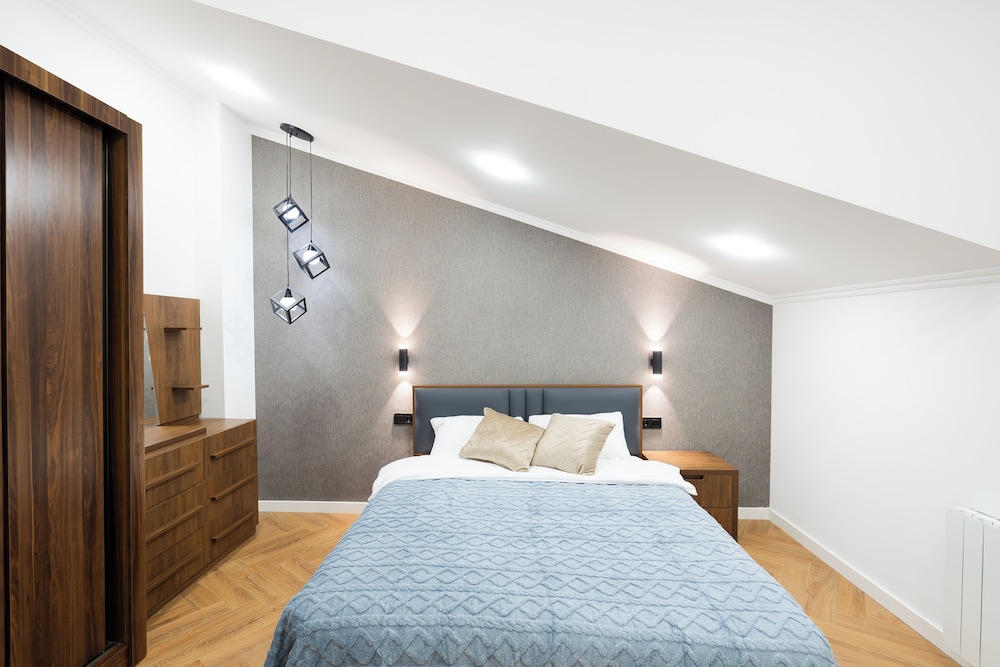 Chic & Modern 4BR Home in Old Tbilisi