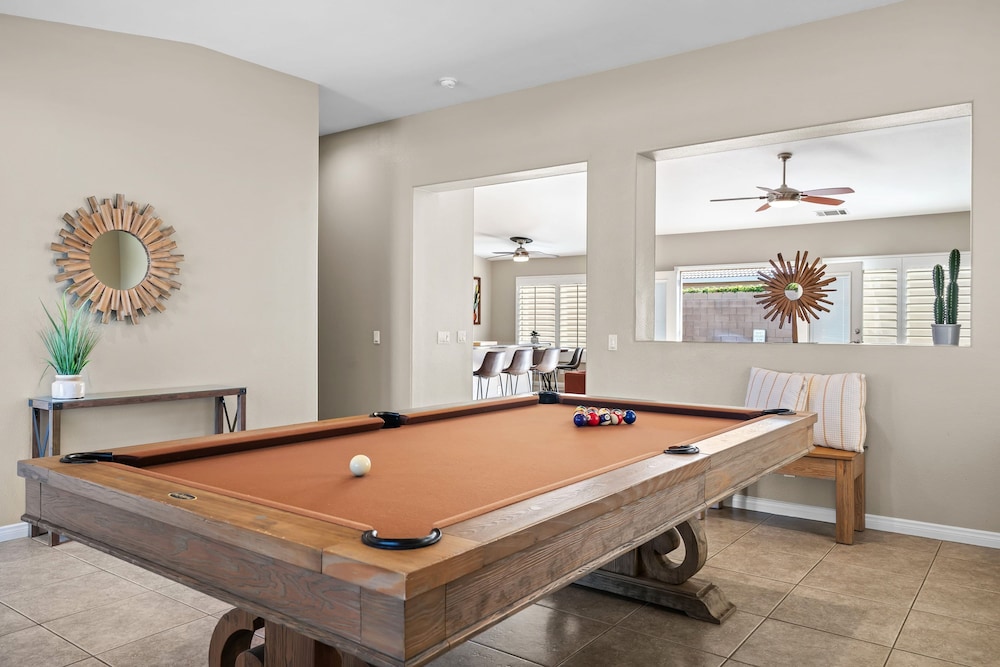 La Quinta Desert Haven Luxe Stay w Private Pool Hot Tub Pool Table