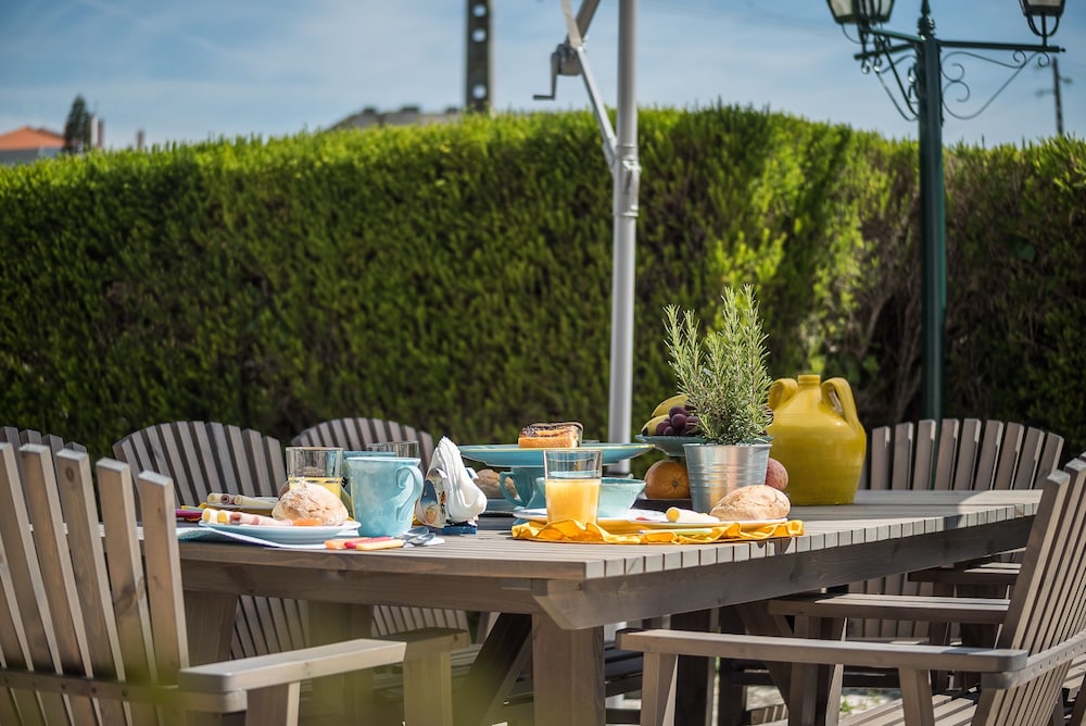 Ericeira Villa Surf Camp Hostel