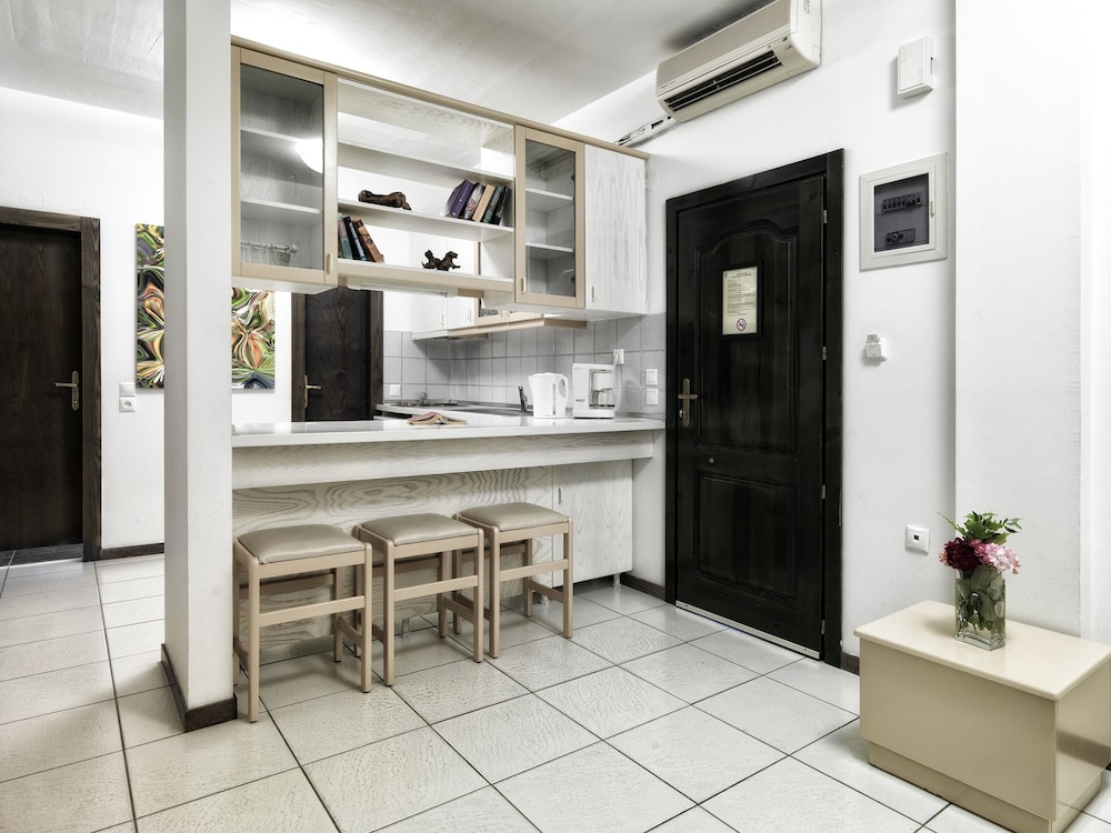 Elia Apartments