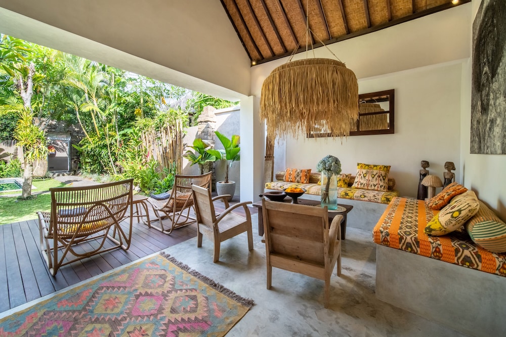 Katak Villa by Villa Finder