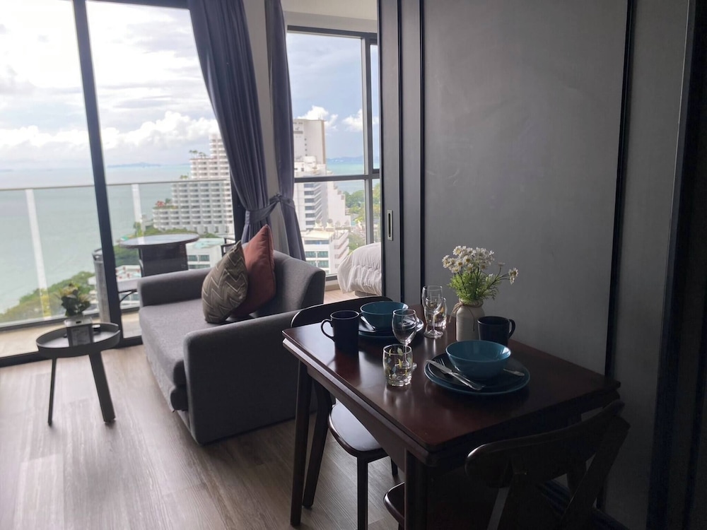Luxury Sea View - High Floor