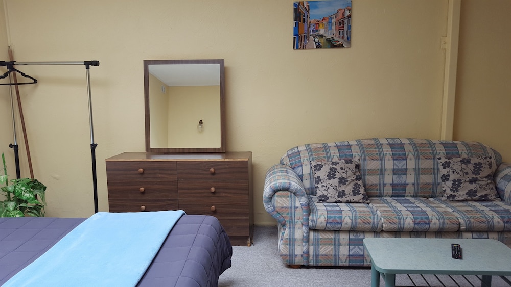 Ace Motor Lodge