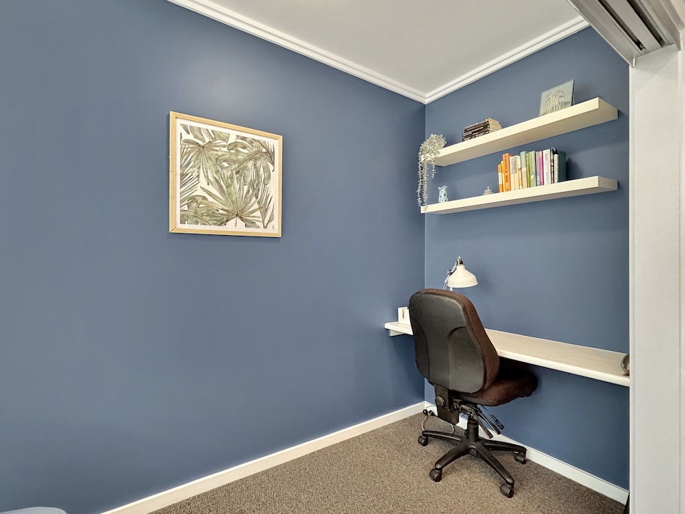 Peaceful 1-bed Unit in Leafy Yokine