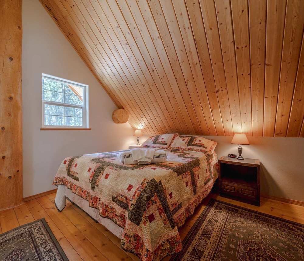 Whitetail Cabin For 9 Ppl!