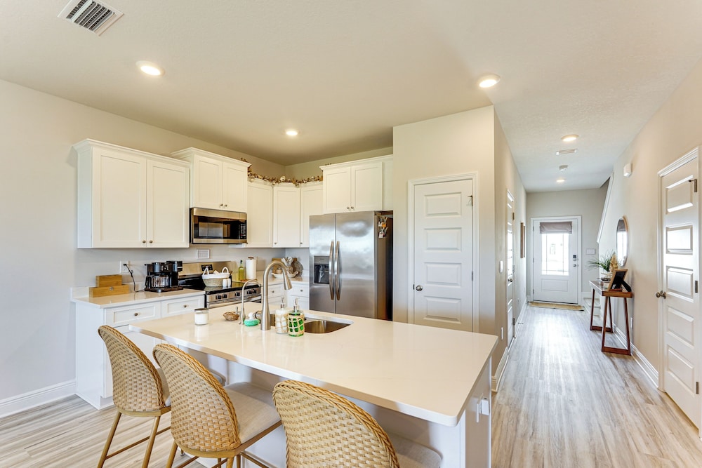 Steps to Ocean: Chic Home w/ Patio in Port St Joe!