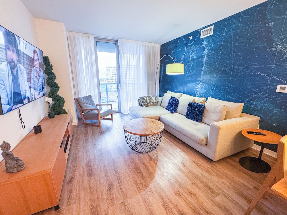 Modern Beachwalk Apt 805