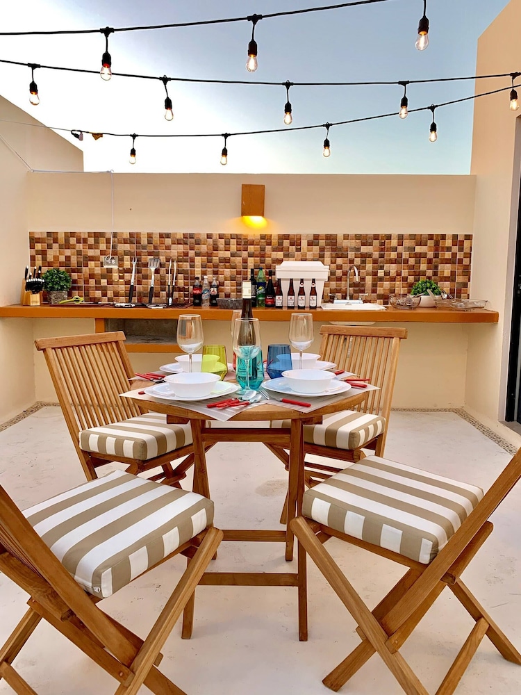 Sleeps 4-6-amazing 2 Bedroom Ph With Bbq & Jacuzzi