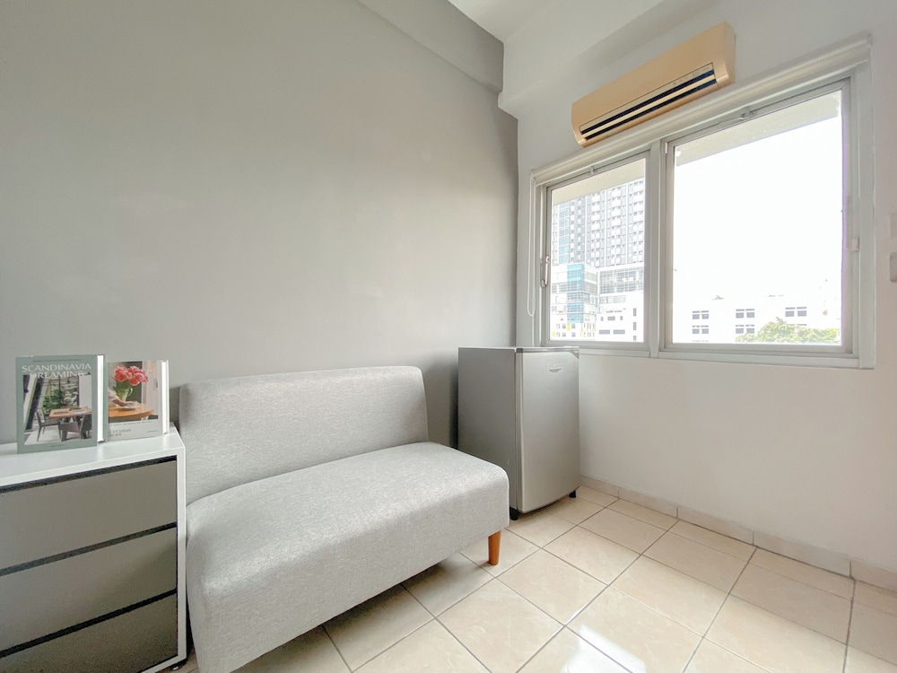 Good Deal And Homey Studio Apartment At Margonda Residence 1
