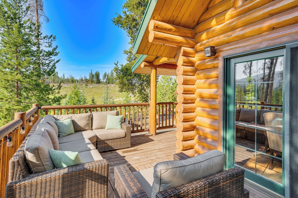 4 Mi to Rocky Mtn Nat'l Park: Cabin Near Town!