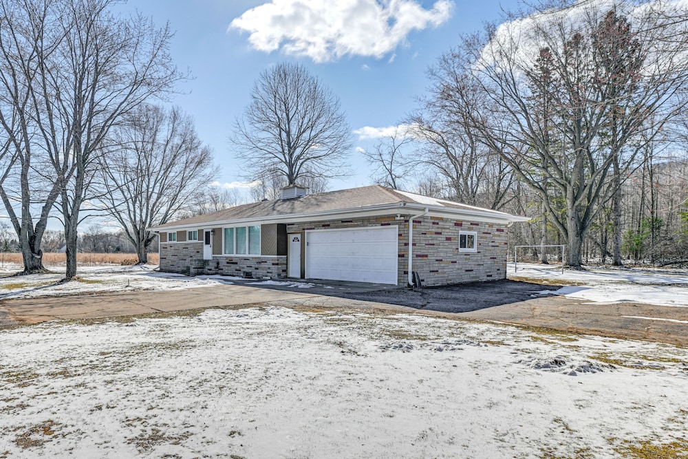 Wausau Home w/ Yard: 1 Mi to Granite Peak Ski Area view 2