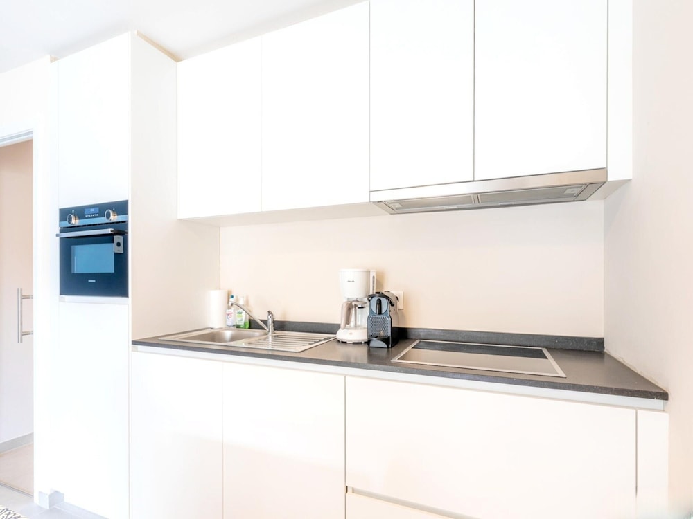 2-bedroom Flat With Side sea View