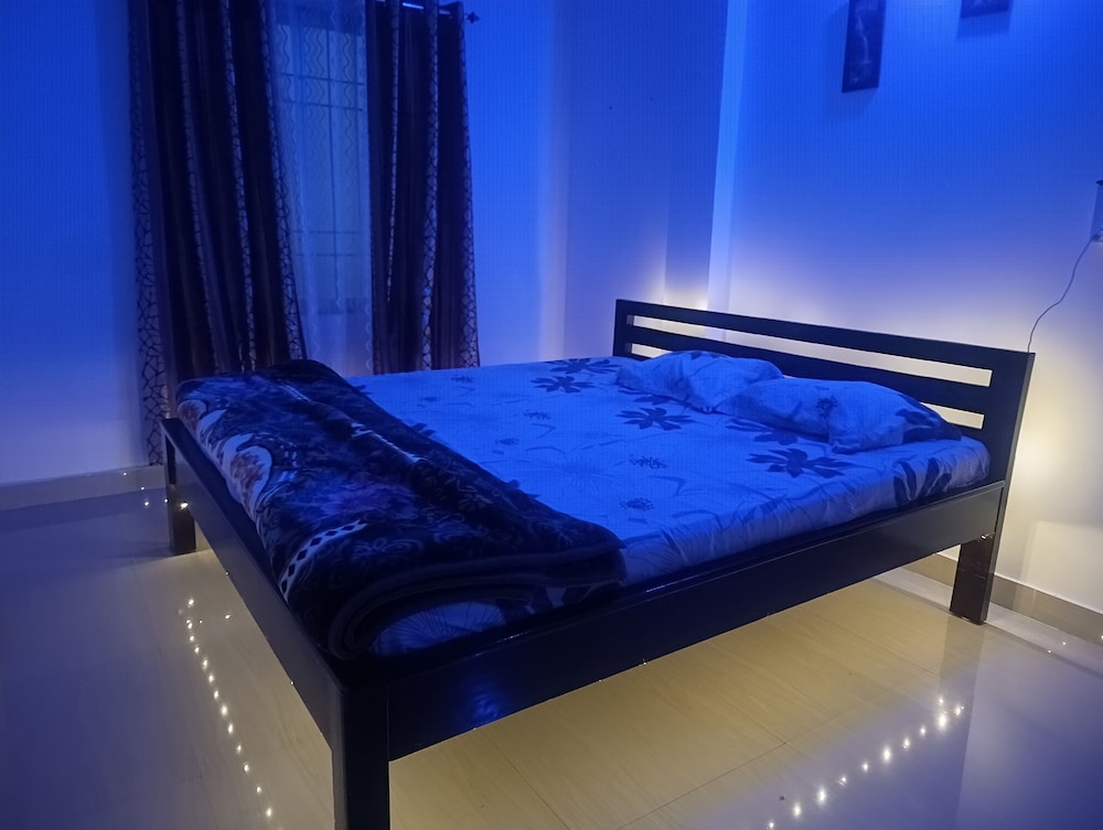 AURA HOMES