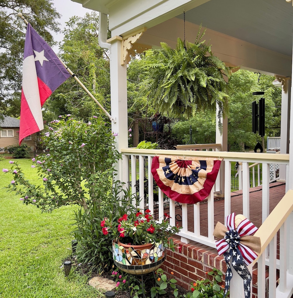 Benefield House Bed & Breakfast
