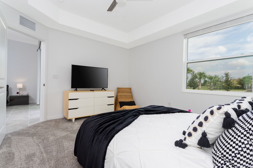 Gorgeous 3Bd 8 Guests @Storey Lake Resort Close to Disney 101 3191 - Image 3