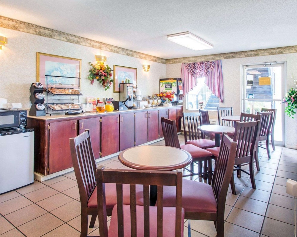 Econo Lodge Troy